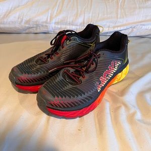 Hoka one one arahi-black-formula-one